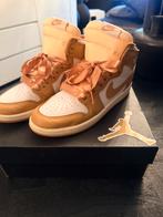 Nike Jordan Praliné, Kinderen en Baby's, Kinderkleding | Schoenen en Sokken, Meisje, Sportschoenen, Ophalen of Verzenden, Zo goed als nieuw