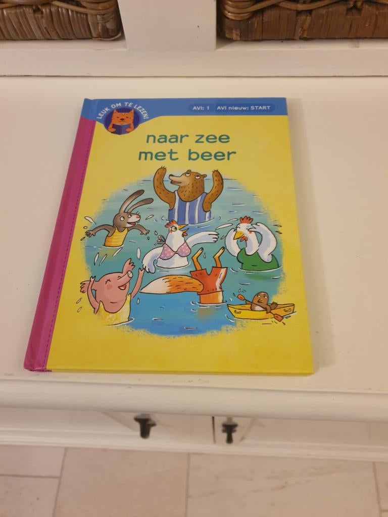 Avi 1 nieuw start - Naar zee met beer, Ophalen of Verzenden, Zo goed als nieuw, Fictie algemeen