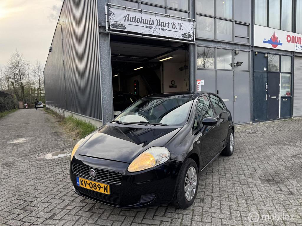 Fiat Grande Punto 1.4 Active Airco! 5 deuren! Nieuwe APK! NA, Voorwielaandrijving, Stof, Zwart, 4 cilinders
