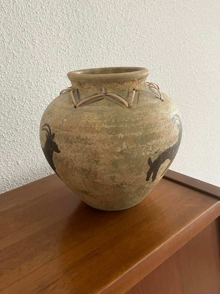Vintage aardewerken vaas met steenbok motief, Antiek en Kunst, Ophalen