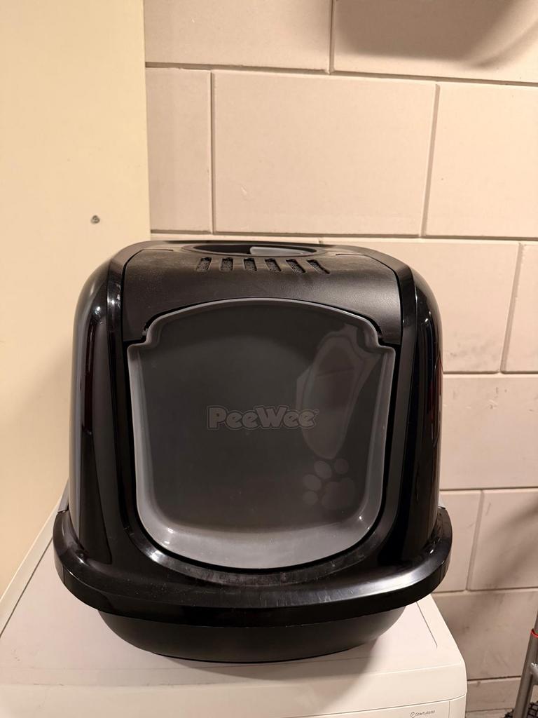 PeeWee kattenbak met houtkorrels, Dieren en Toebehoren, Kattenbakken, Ophalen, Zo goed als nieuw