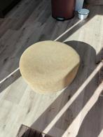 Montel poef geel/beige - 59x52cm - Zo goed als nieuw, Gebruikt, 50 tot 75 cm, Ophalen of Verzenden, Stof