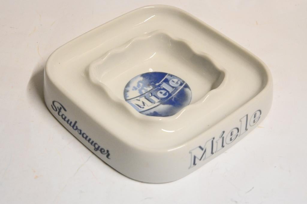 miele wasmachine reclame asbak porselein stofzuiger, Verzamelen, Ophalen of Verzenden, Zo goed als nieuw, Gebruiksvoorwerp