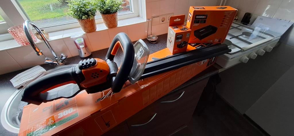 Worx Accu Heggenschaar WG264E.9 - Zo goed als nieuw, Ophalen, Nieuw, Accu, Worx