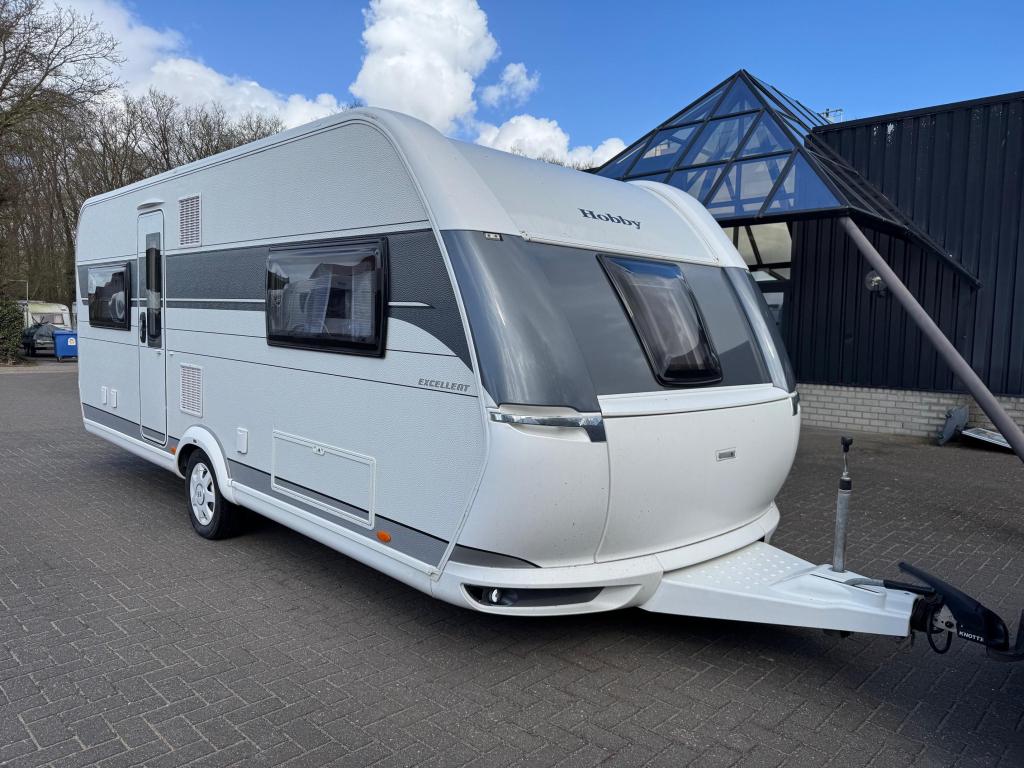 Hobby Excellent 560 CFE Incl. dakairco, Voortent, Caravans en Kamperen, Caravans, Rondzit, Bedrijf, Schokbreker, 5 tot 6 meter