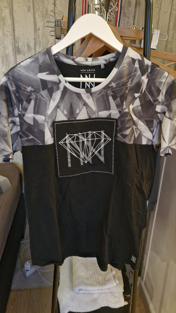 Non Grada T-shirt met print - Maat S, Kleding | Heren, Zwart, Ophalen of Verzenden, Zo goed als nieuw, Non Grada