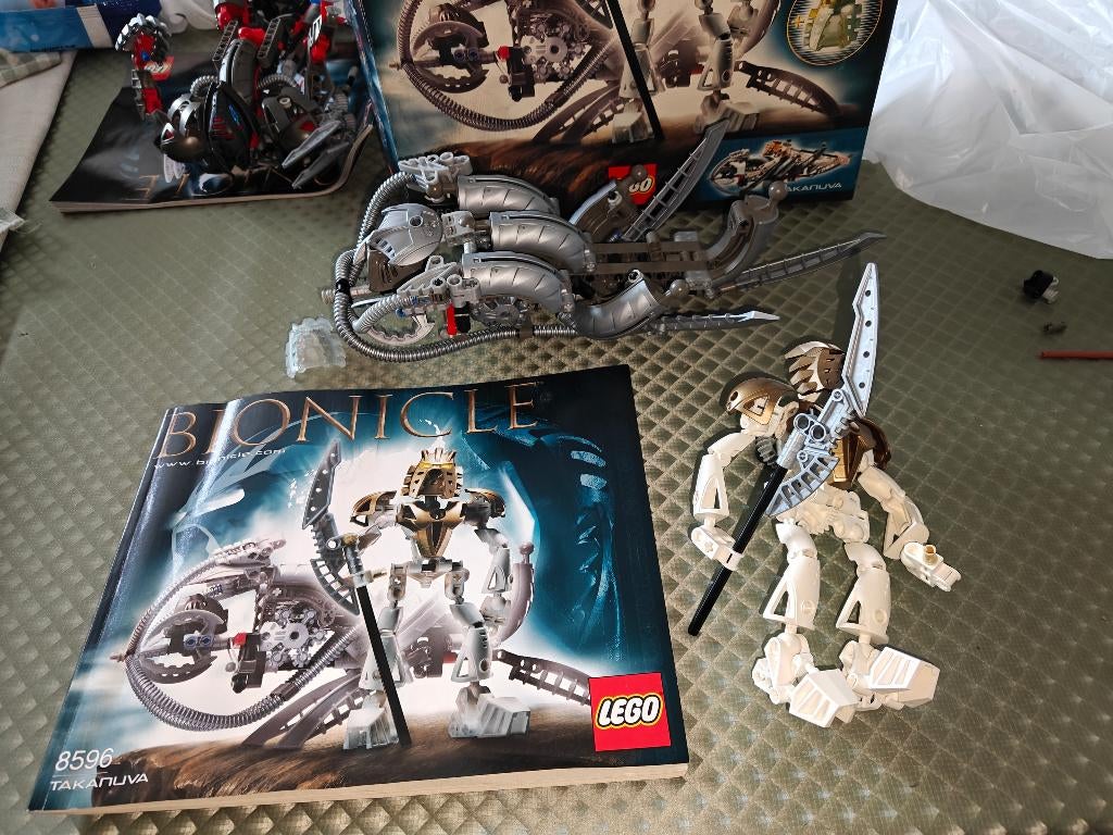 LEGO Bionicle 8596 Takanuva + 8593 Makuta – compleet, Lego, Ophalen of Verzenden, Complete set, Compleet