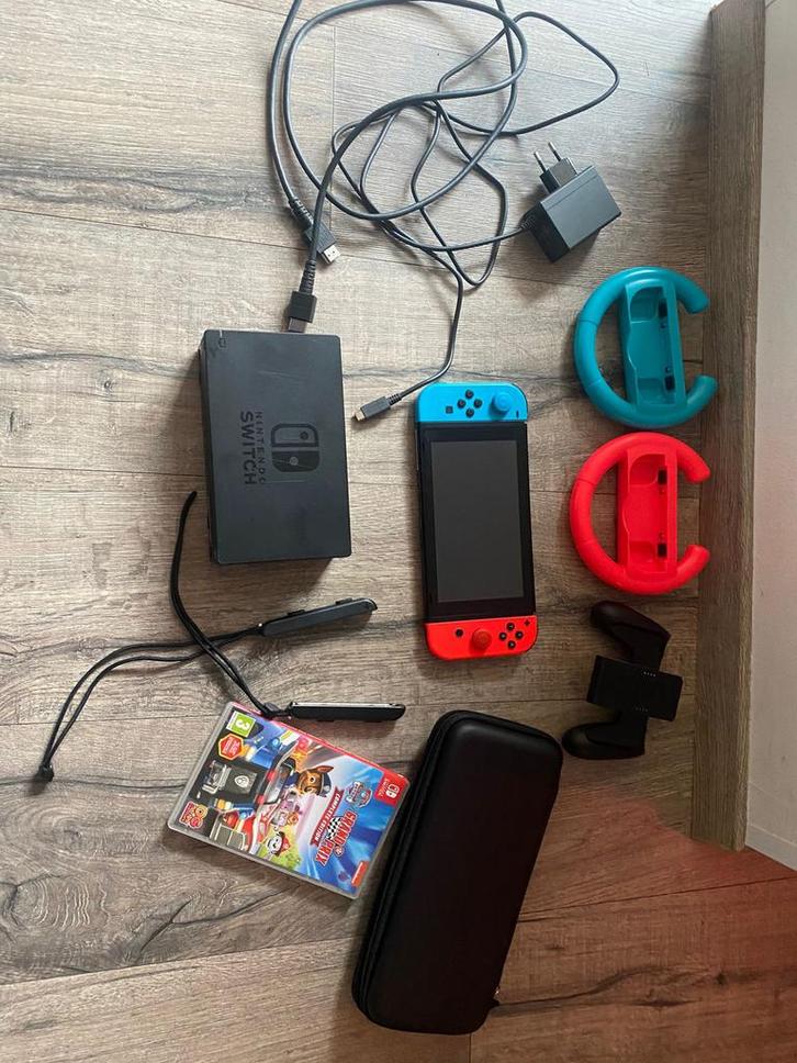 Nintendo Switch V2 + Dock + Game +Accessoires – Complete Set, Spelcomputers en Games, Spelcomputers | Nintendo Switch, Zo goed als nieuw
