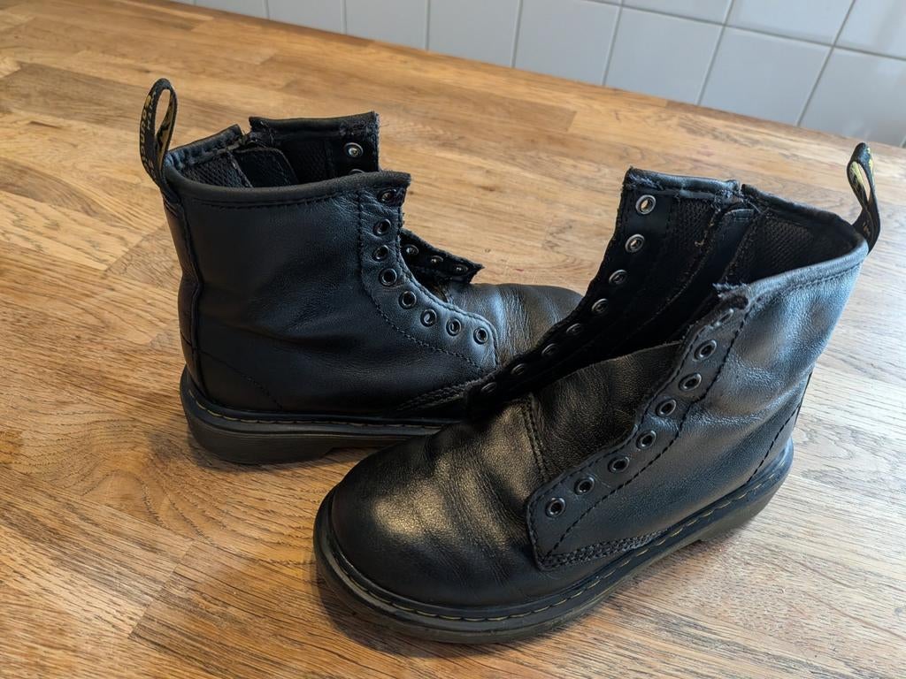 Dr Martens boots maat 31, Dr Martens, Meisje, Ophalen of Verzenden, Laarzen