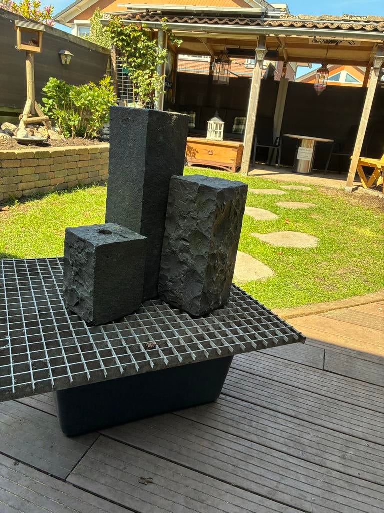 Granieten Waterornament met Roosters en Waterbak, Tuin en Terras, Waterpartijen en Fonteinen, Gebruikt, Waterornament, Graniet