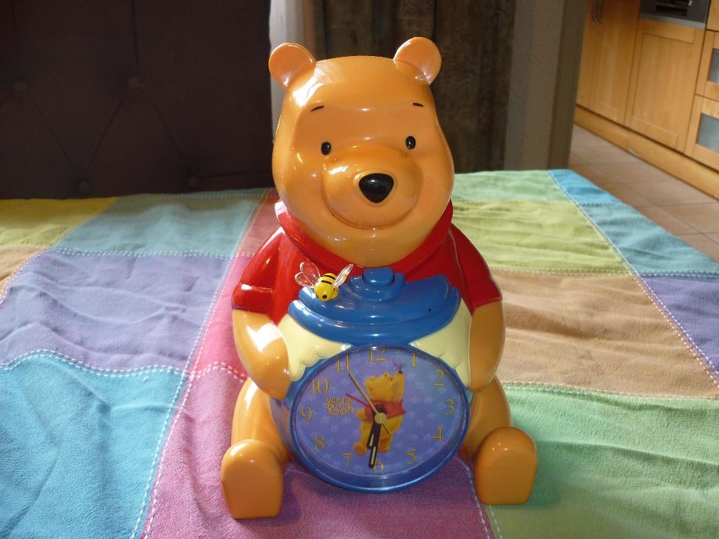 Vintage nieuwe Disney Winnie de Pooh spaarpot en wekker, Ophalen of Verzenden, Winnie de Poeh of vrienden, Nieuw, Beeldje of Figuurtje