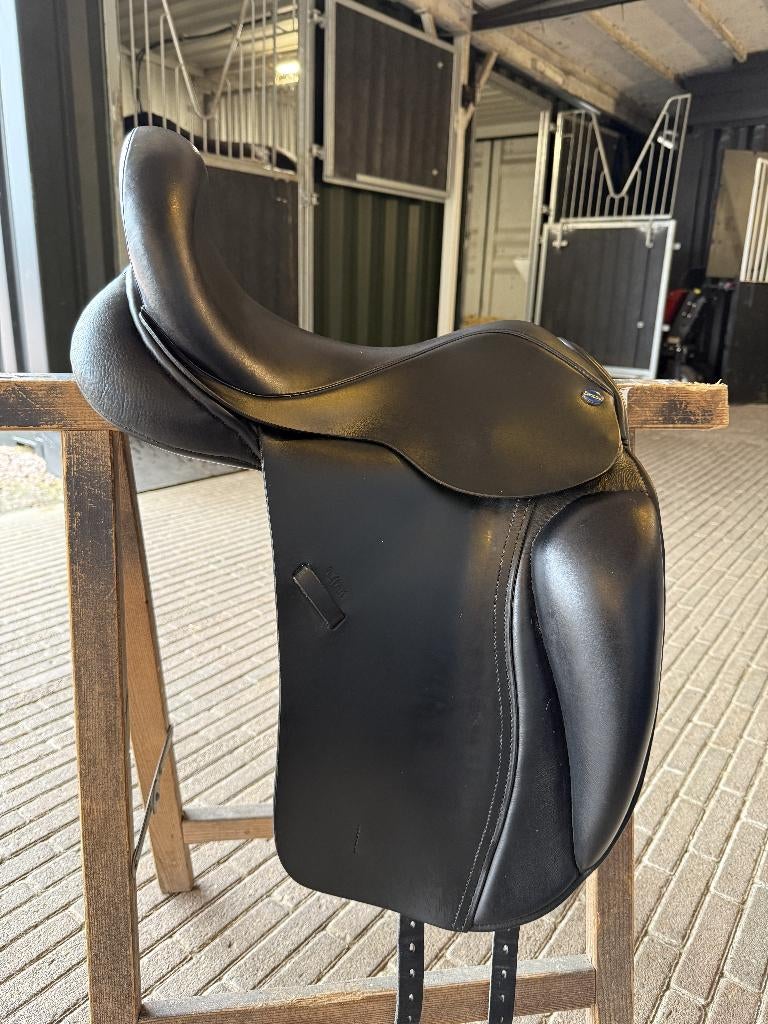 Euroriding Titan Dressuurzadel, Dieren en Toebehoren, Paarden en Pony's | Zadels, Ophalen, Zo goed als nieuw, Dressuur
