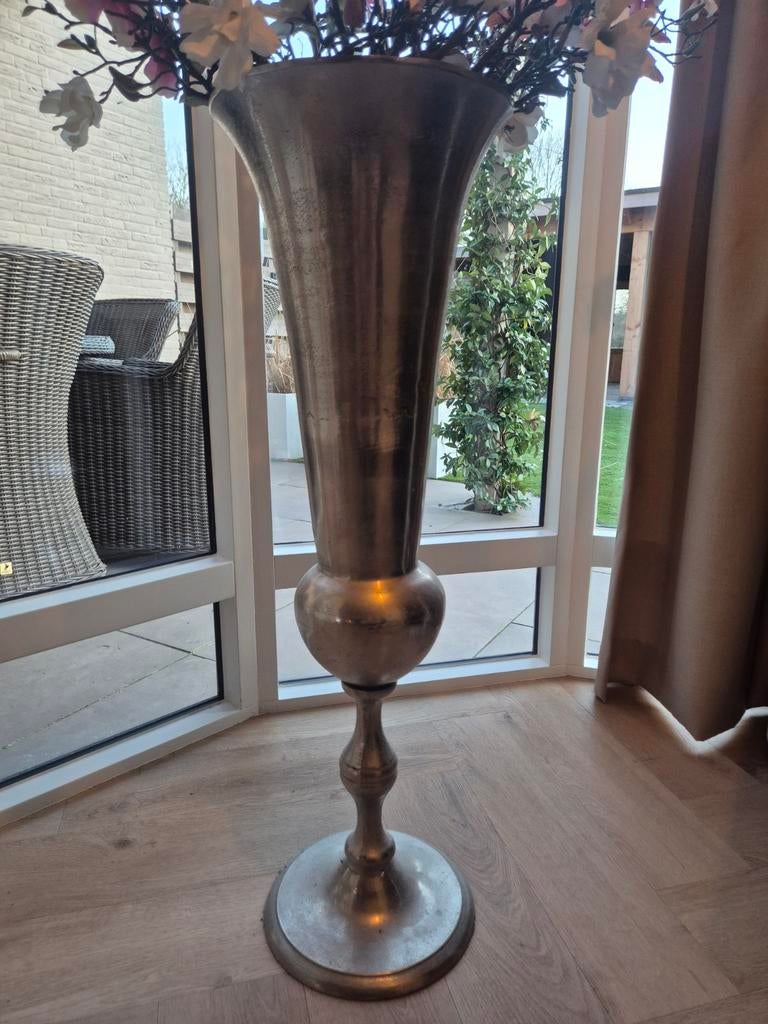 Zilveren vaas met bloemen, Huis en Inrichting, Woonaccessoires | Kunstplanten en Kunstbloemen, Ophalen, Zo goed als nieuw