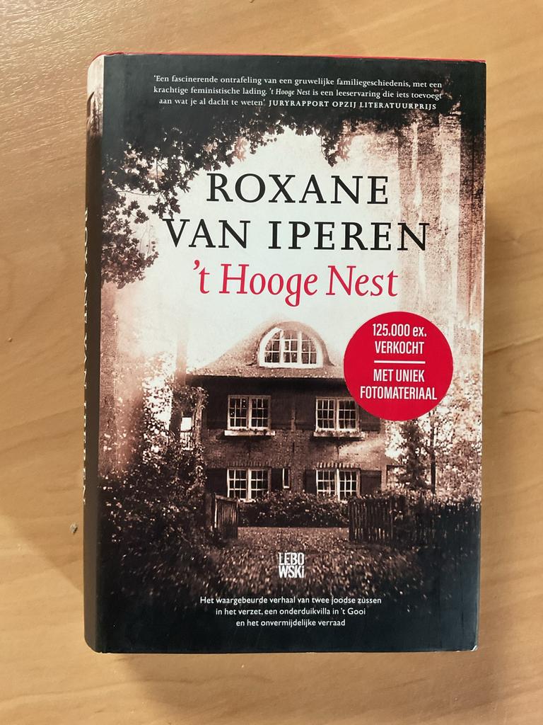 Roxanne van Iperen  ‘t Hooge Nest  (2020), Ophalen of Verzenden, Zo goed als nieuw