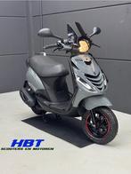 Piaggio Zip 2021 E5 | Full Optie | Nardo Grey | 3500KM |Brom, Maximaal 45 km/u, Zip, Ophalen of Verzenden, Zo goed als nieuw