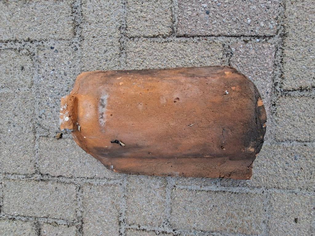 Oude holle handvorm dakpannen 36,5 x 24,5 cm, Ophalen, Gebruikt