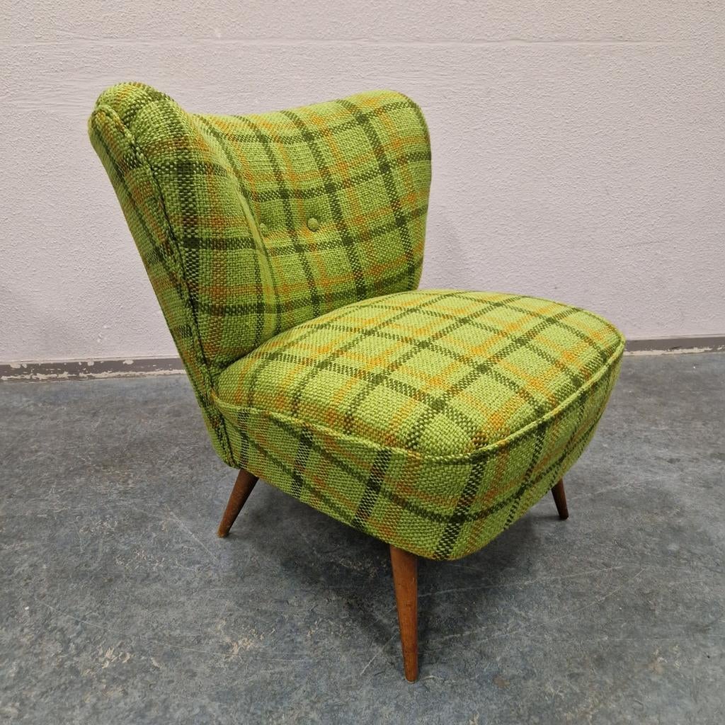 Artifort Vintage cocktail fauteuil Nieuw bekleed stoeltje, Kolibrivintagehal@gmail.com, Aaldertgeertsstraat 43 Olst, Minder dan 75 cm