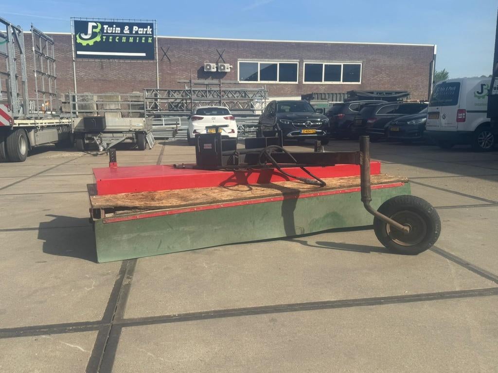 M. Sweep hydraulische veegborstel werkbreedte 225 cm, Ophalen, M. Mulder B.V., Overige typen, De Diamant 14, 2872 ZZ Schoonhoven