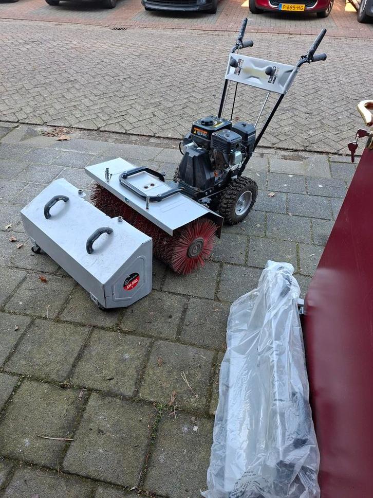 Lumag veegmachine KM800, Tuin en Terras, Veegmachines, Ophalen