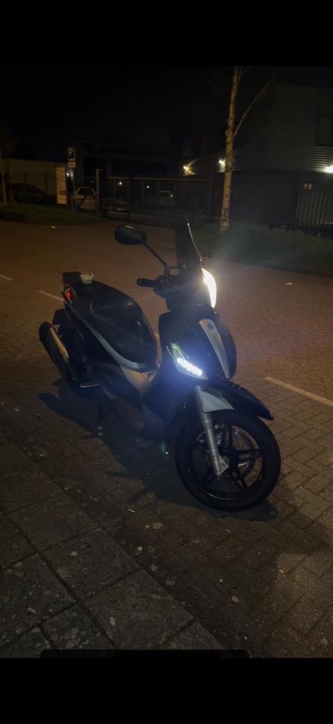 Piaggio beverly 350 KENTEKEN MET NUMMERS te koop, Ophalen of Verzenden
