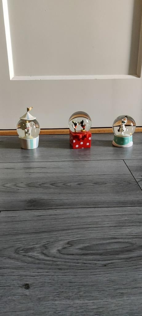 Disney Snowglobe: Olaf, Minnie, Mickey Mouse & Dumbo, Verzamelen, Disney, Ophalen of Verzenden, Mickey Mouse, Zo goed als nieuw