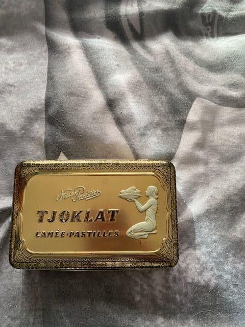 1 tjoklat chocolade blikje amsterdam ongeveer 17 / 11 cm, Antiek en Kunst, Ophalen