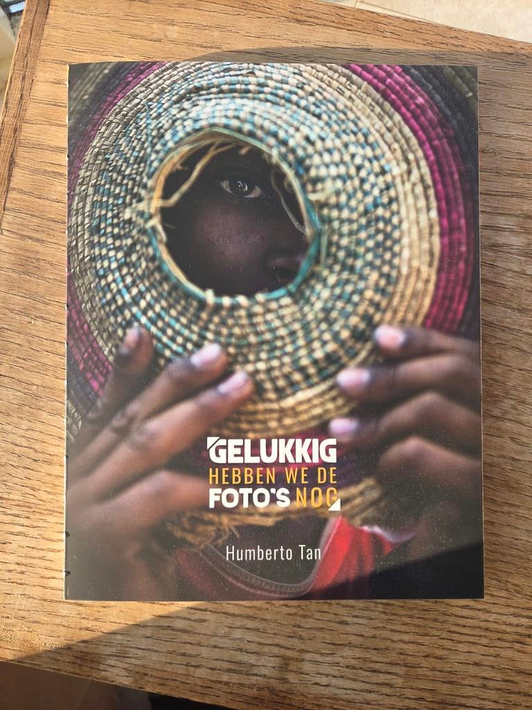 Gelukkig hebben we de foto's nog - Humberto Tan.   Nieuw, Ophalen of Verzenden, Nieuw, Fotografie algemeen, Humberto Tan