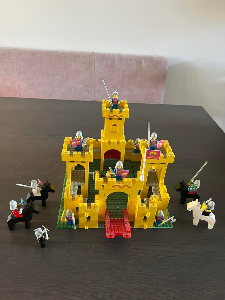 Lego  kasteel 375 geel, Tickets en Kaartjes, Eén persoon, Oktober