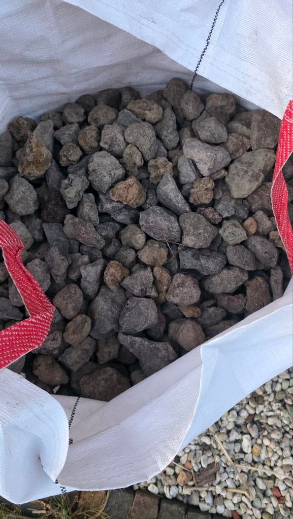 Lavastenen - totaal circa 1/4 bigbag, Tuin en Terras, Grind, Keien en Split, Ophalen, Zo goed als nieuw, Grijs, Kei