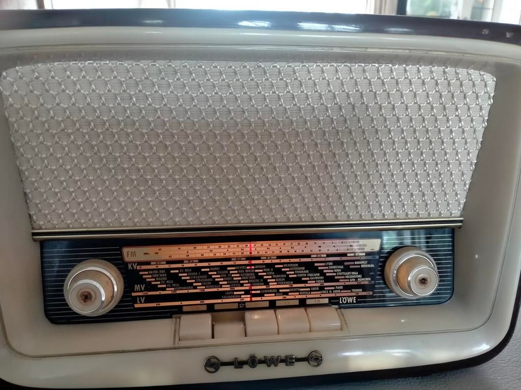 Lowe Buizen Radio uit de jaren 50, Ophalen