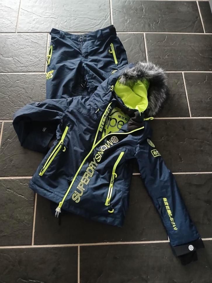 Superdry Snow Skipak - Jas en Broek, Kleding | Dames, Wintersportkleding, Zo goed als nieuw, Pak, Maat 38/40 (M), Ophalen of Verzenden