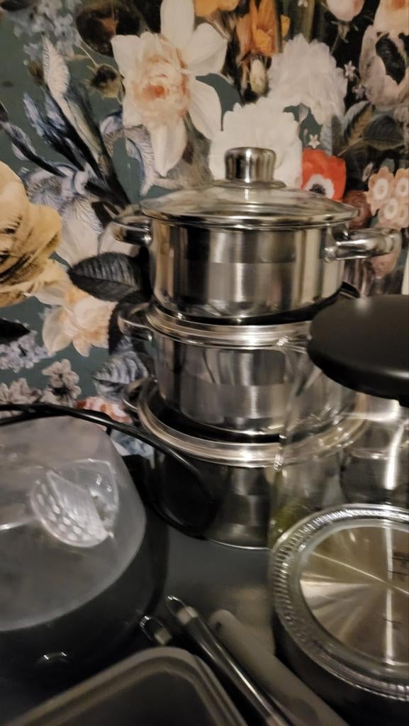 Ligbed met kussen - Verstelbaar en inklapbaar, Ophalen, Gebruikt, Metaal, Verstelbaar