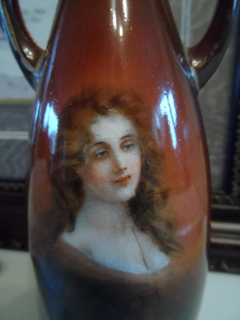 Antiek amfoor vaasje met portret, Ophalen of Verzenden