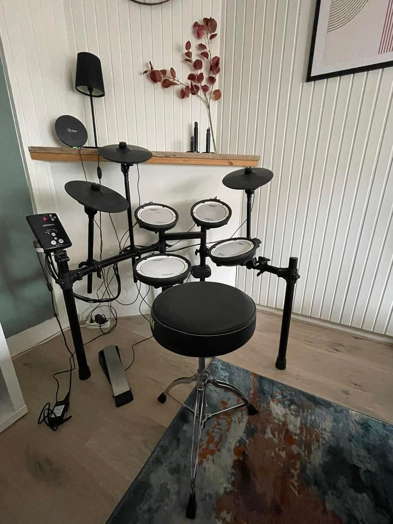Roland V-drums TD-1 elektrisch drumstel met accessoires, Ophalen, Zo goed als nieuw, Roland