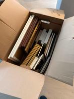 Diverse fotolijsten en lijsten in doos, Ophalen, Gebruikt, Hout, Minder dan 50 cm