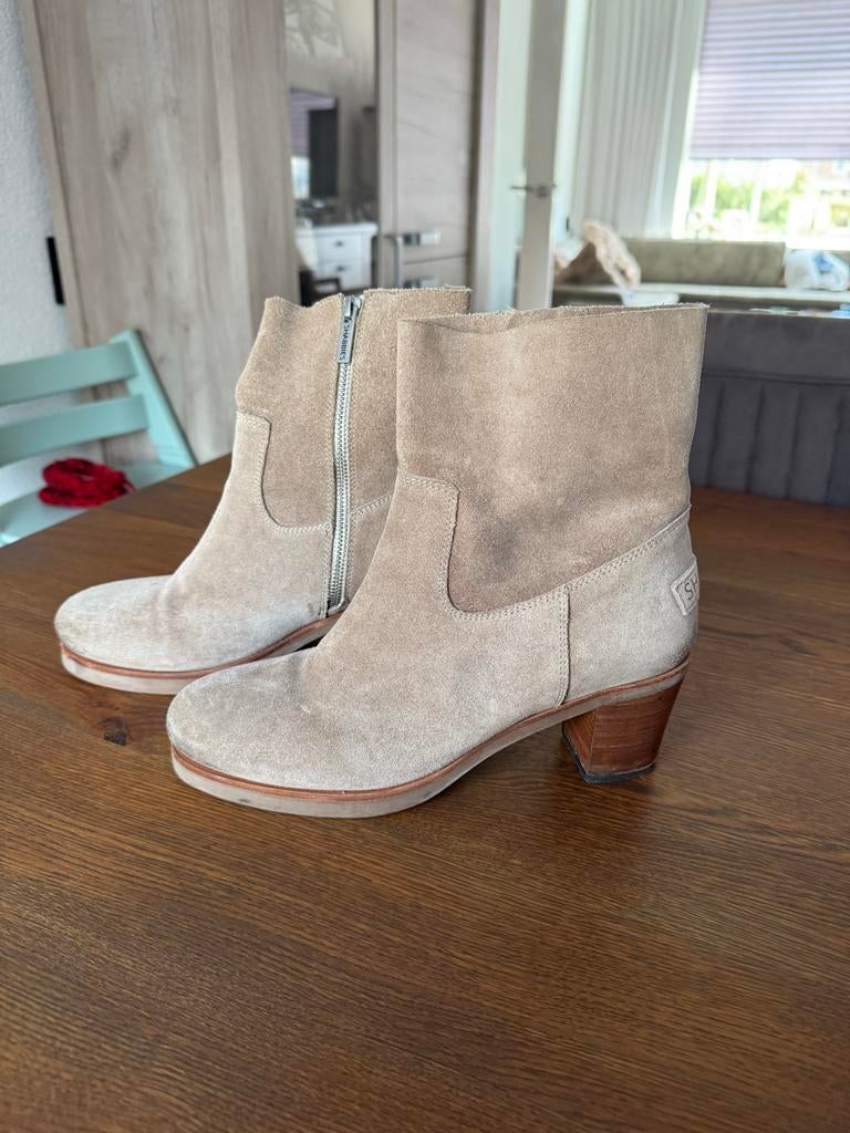 Shabbies enkellaarsjes maat 41, Kleding | Dames, Schoenen, Ophalen of Verzenden, Zo goed als nieuw, Beige, Lage of Enkellaarzen