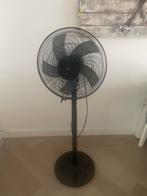 Blokker Statiefventilator - Zwart, Goede Staat, Witgoed en Apparatuur, Ventilatoren, Ophalen of Verzenden, Zo goed als nieuw, Statiefventilator