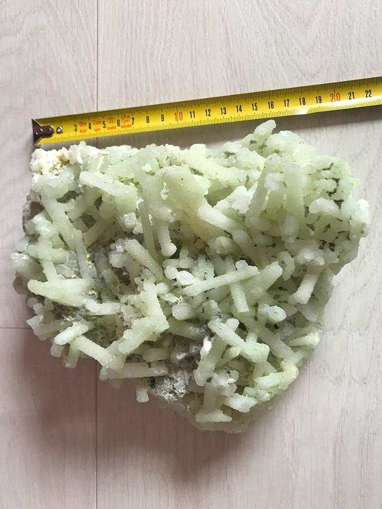 Prehniet Top stuk mineraal cluster 20 x 12 x 8 cm, 1.9 kg, Ophalen of Verzenden, Mineraal