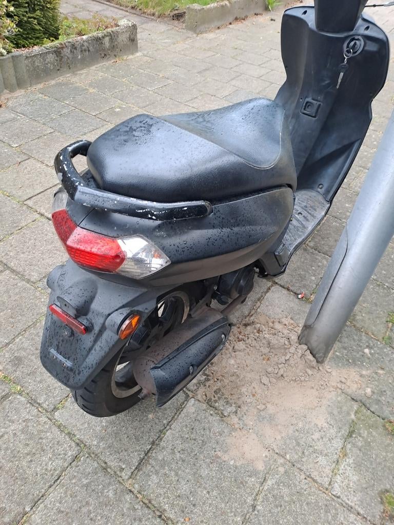 Koplamp Voorvork  div. kappen Peugeot kisbee, Fietsen en Brommers, Ophalen of Verzenden, Gebruikt, Benzine, Overige modellen