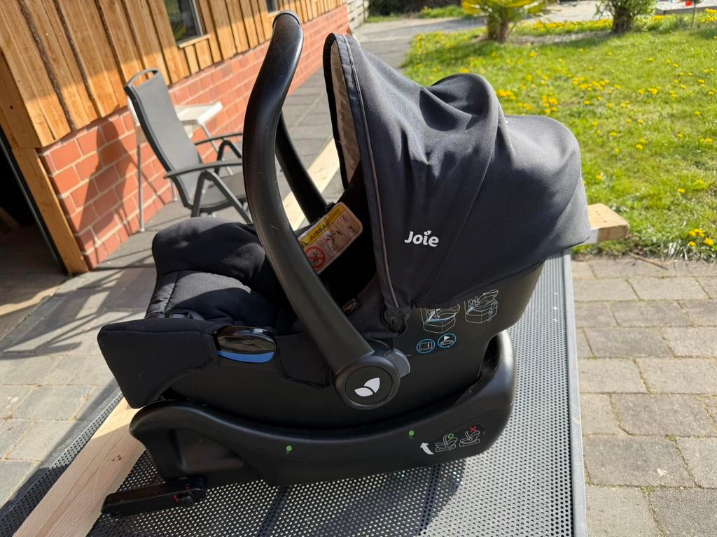 Joie maxicosi met base babystoeltje autostoeltje, Kinderen en Baby's, Autostoeltjes, Overige merken, Ophalen of Verzenden, Zo goed als nieuw