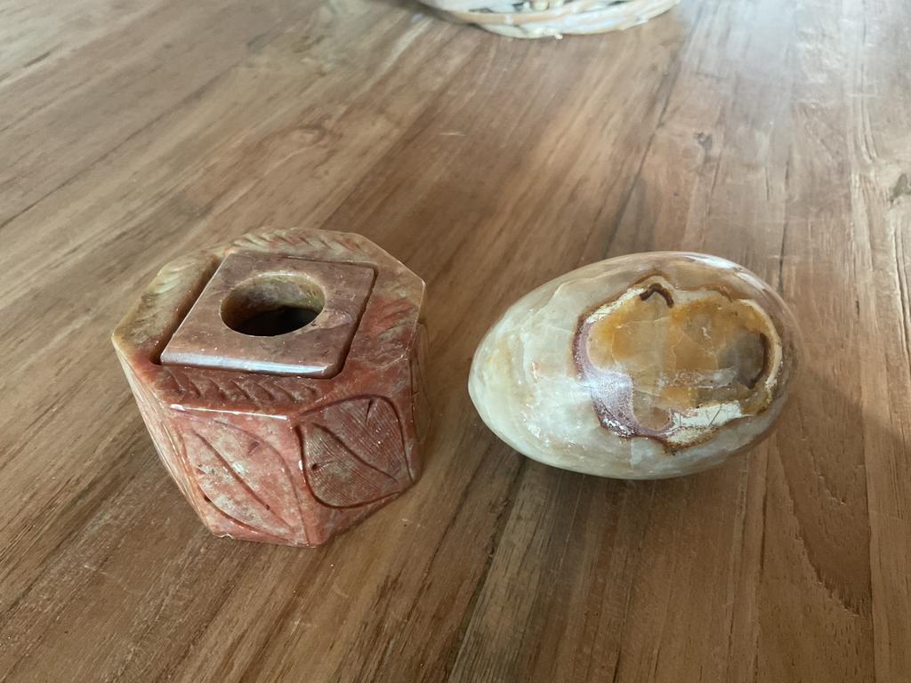 Mooie marmeren Ei en marmeren kaarsenstandaard.Samen 35€, Ophalen of Verzenden