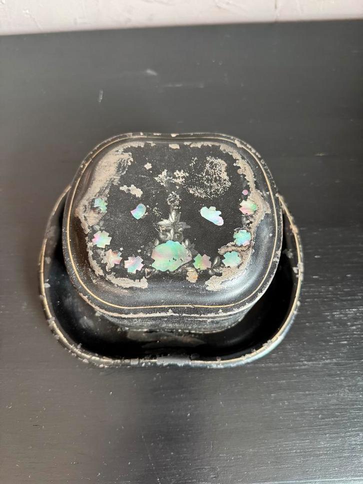 Antiek dienblad en doosje met parelmoer inleg, Antiek en Kunst, Antiek | Woonaccessoires, Ophalen of Verzenden