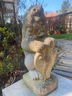 Tuinbeeld leeuw met schild, Ophalen, Gebruikt