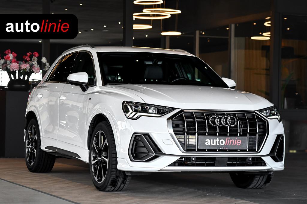 Audi Q3 35 TFSI 3x S-line. ACC, Camera, Matrix, Dodehoek, St, Zwart, 4 cilinders, 150 pk, Wit