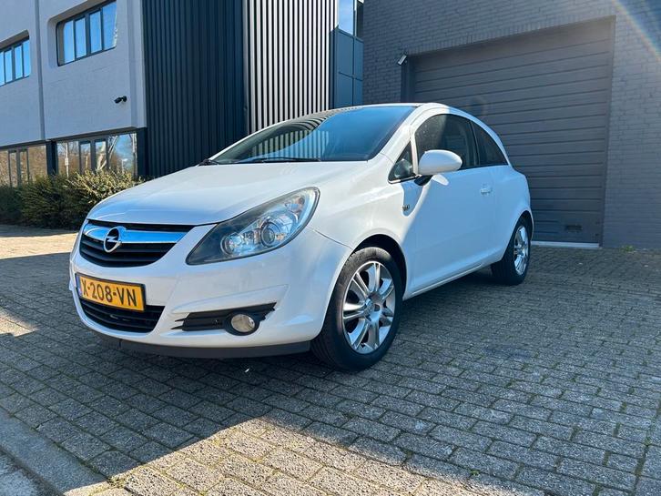Opel Corsa Selection1.2-APK-Fietsendrager-Airco-Cruisecontr, Auto's, Opel, Corsa, Benzine, Hatchback, Handgeschakeld, Geïmporteerd