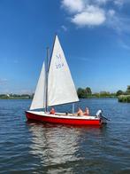 Polyester Valk zeilboot, eventueel met 4pk buitenboordmotor, Ophalen, Gebruikt, Valk, 3 tot 6 meter