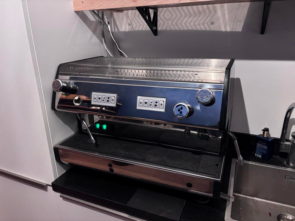 La Pavoni 2-Groeps Espressomachine – Professionele Kwaliteit, Espresso apparaat, 10 kopjes of meer, Refurbished, Gemalen koffie