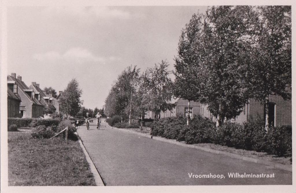 vroomshoop  2 x  wilhelminastraat/garage oude  autos, Verzamelen, Ansichtkaarten | Nederland, Ophalen of Verzenden, Voor 1920