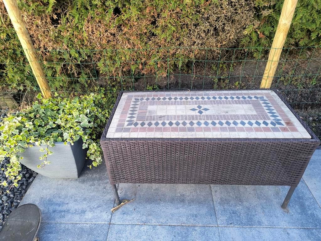 Tuin bijzettafel met mozaïek blad, Tuin en Terras, Tuintafels, Ophalen of Verzenden, Gebruikt, Rechthoekig, Wicker