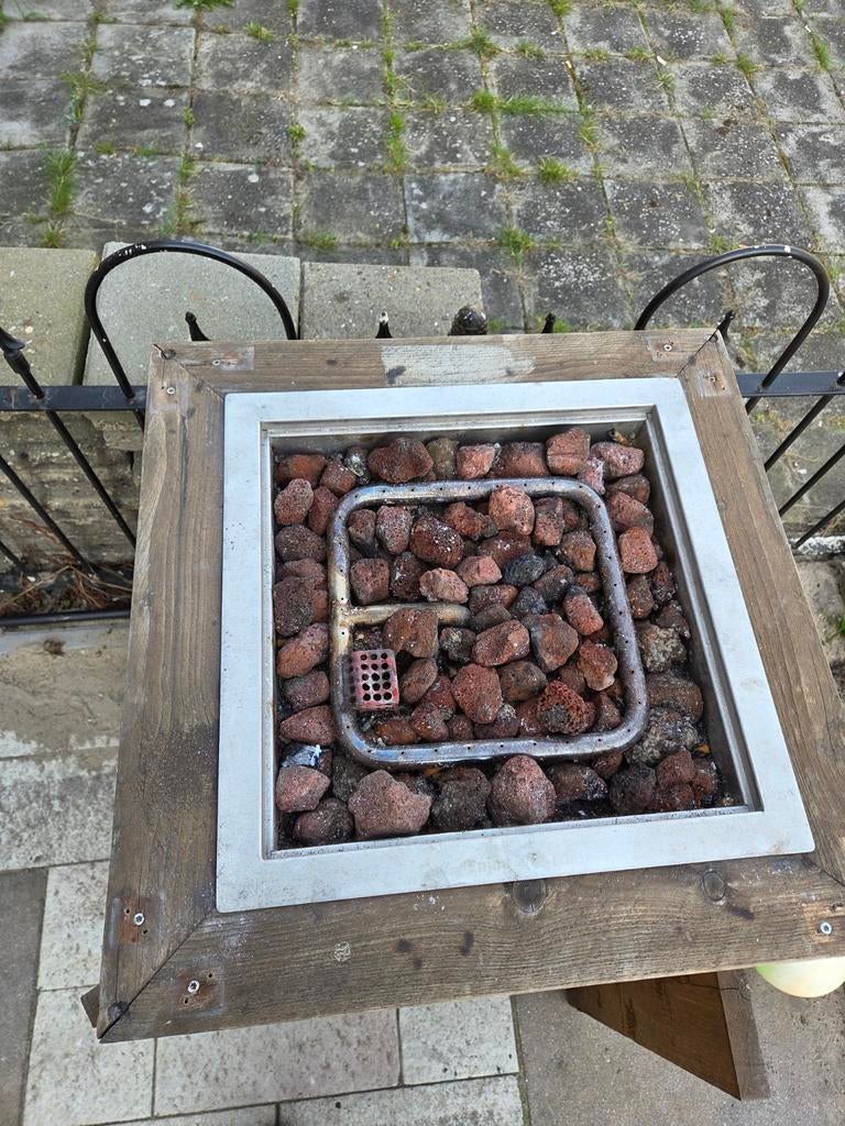Vuur tafel op gas mooi netjes voor de koude avonde, Ophalen